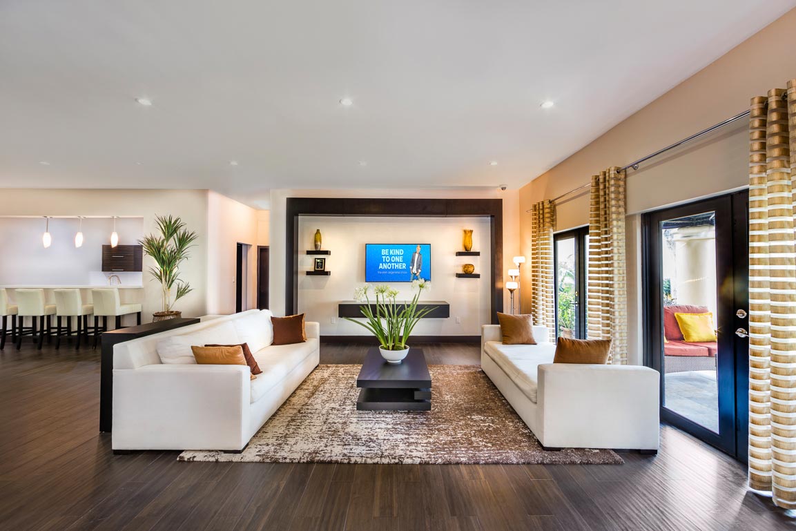Legacy Lakeside property Image #1